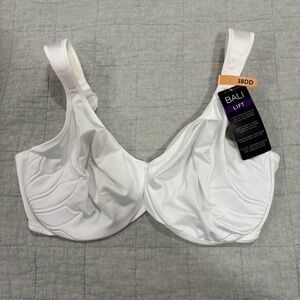 NWT Bali Lift Bra White 38DD Stitch Free Silky Smooth Stretch Cushioned